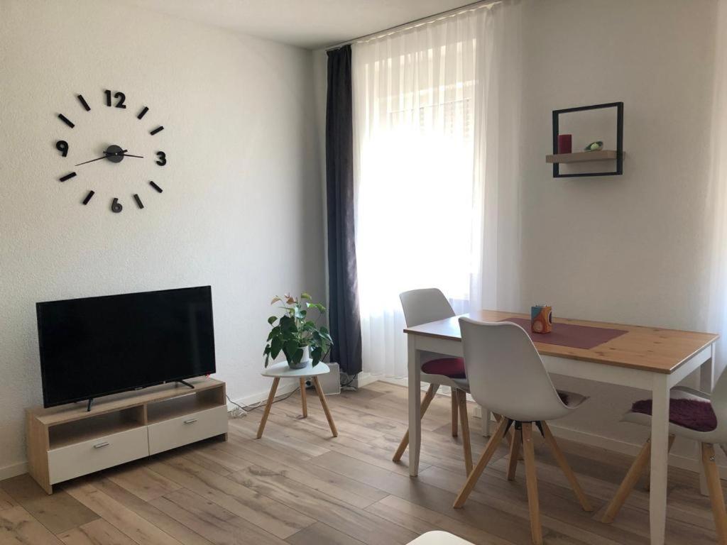 Grenznahe Ferienwohnung Mit 4 Schlafzimmern グレンツァッハ・ヴィレン エクステリア 写真